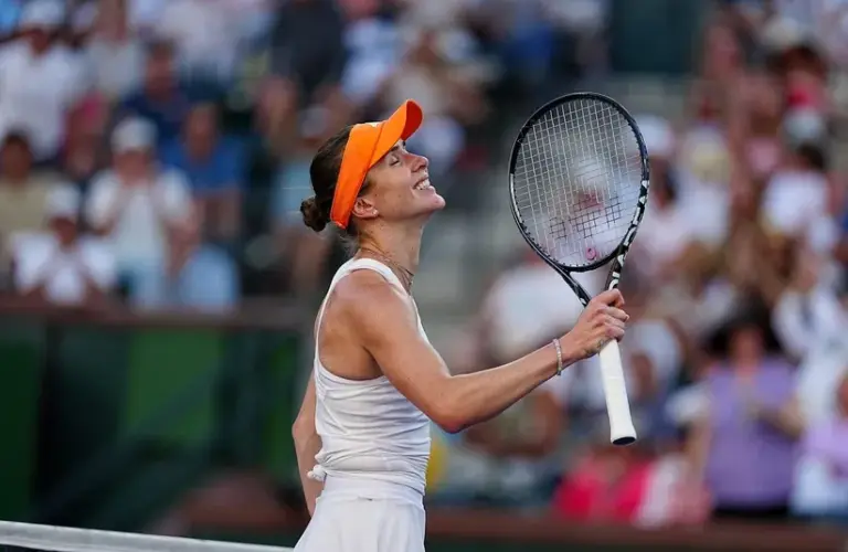 Elena Svitolina defeated Iga Swiatek 6-2, 4-6, 6-4 in their BNP Paribas Open quarterfinal match