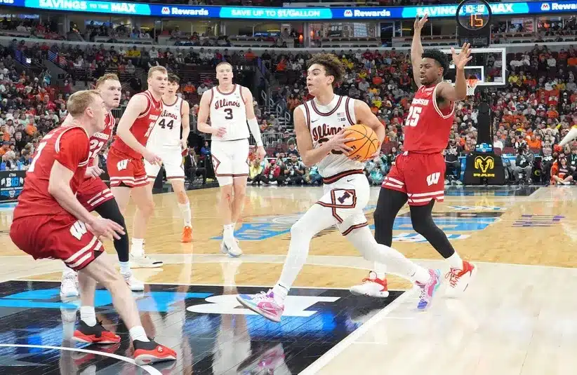 Wisconsin Badgers guard John Blackwell (25) defends