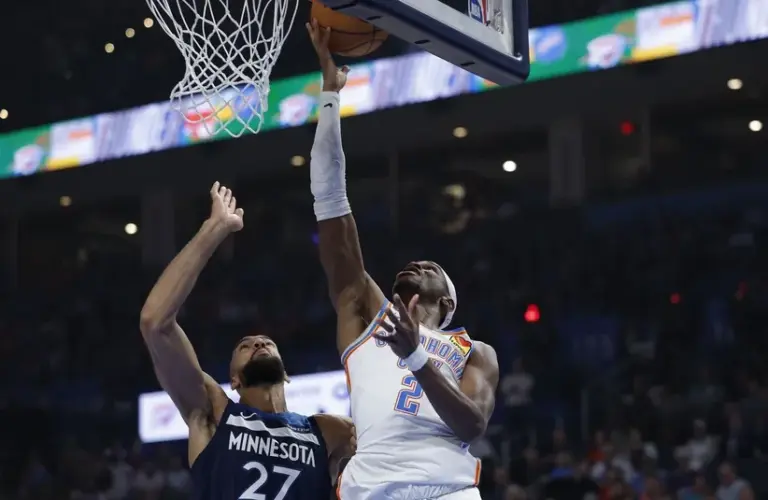 Oklahoma City Thunder guard Shai Gilgeous-Alexander (2) goes up for a basket.