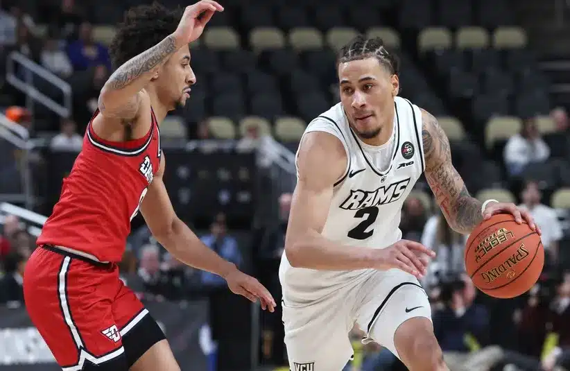 VCU Rams forward Jadrian Tracey (2) drives to the basket