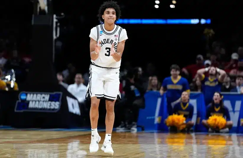 Vanderbilt Commodores guard Tyler Tanner (3) celebrates