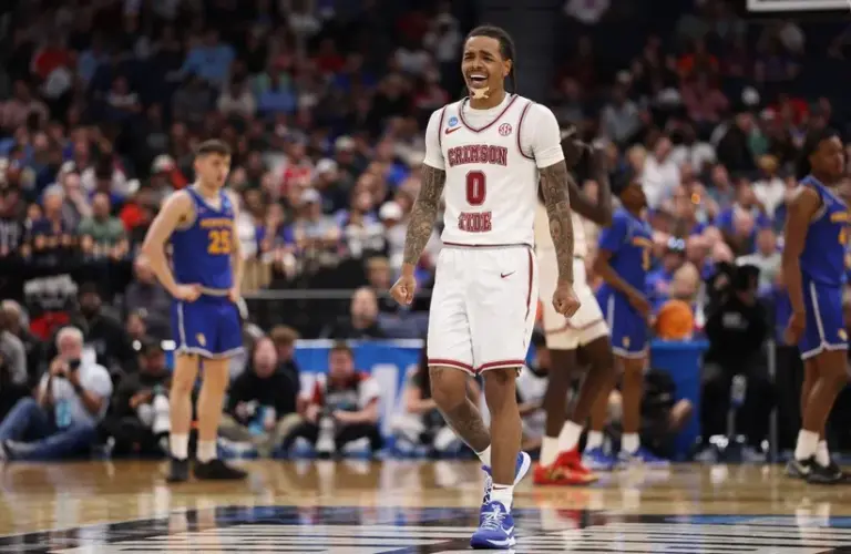 Alabama Crimson Tide guard Labaron Philon (0) reacts after a play in the second half