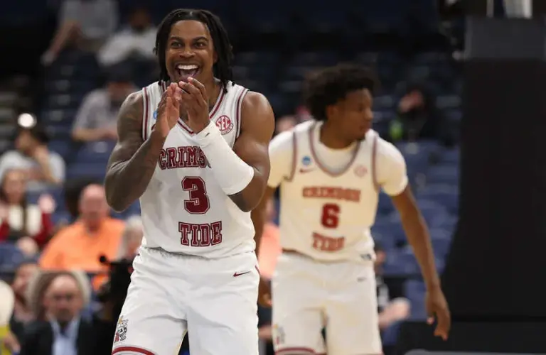Alabama Crimson Tide guard Latrell Wrightsell Jr. (3) celebrates after a play against the Texas Tech Red Raiders