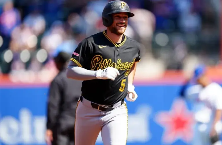 Pittsburgh Pirates second baseman Brandon Lowe (5) trots around the bases