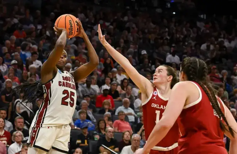 South Carolina Gamecocks guard Raven Johnson (25) takes a shot against the Oklahoma Sooners in the Sweet Sixteen game of the Sacramento Regional 4 of the women's 2026 NCAA Tournament.
