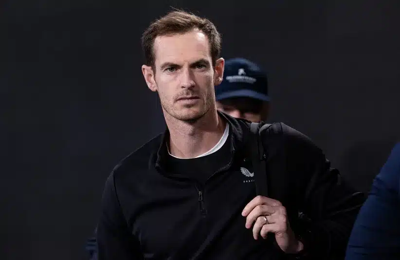 Andy Murray carrying his bag