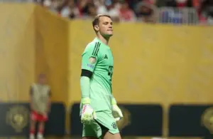 Neuer in Bayern Munich goalkeeping outfit