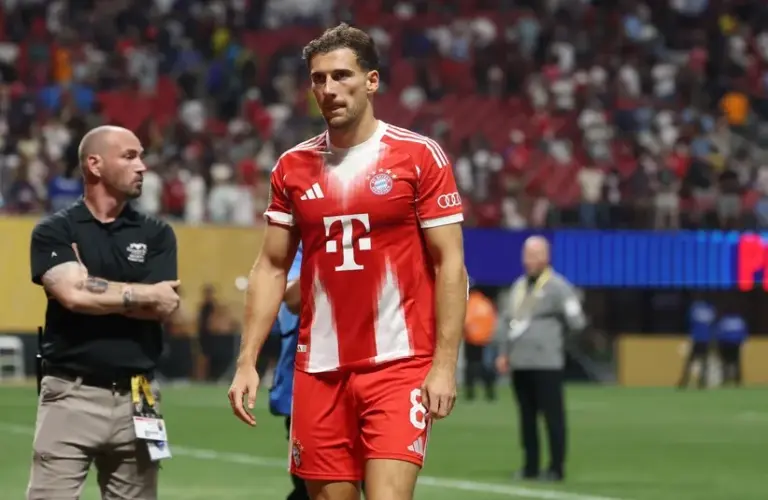 FC Bayern Munich midfielder Leon Goretzka (8) reacts.