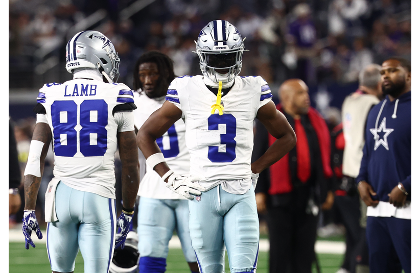 Pickens on sideline celebrating