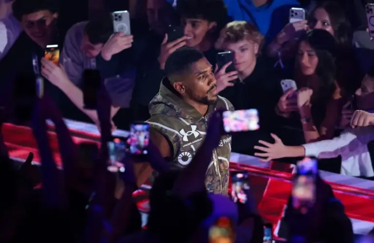 Moses Itauma sets sights on Anthony Joshua.