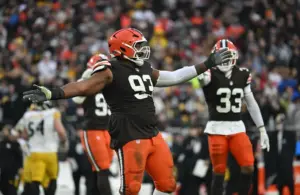 Cleveland Browns defensive tackle Shelby Harris (93) reacts in the fourth quarter.