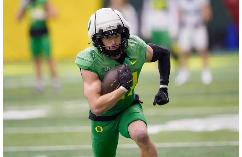 Potential Eagles First Round Pick Dillion Thieneman at Oregon