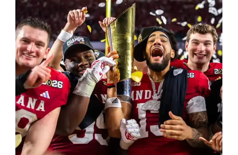 Elijah Sarratt celebrating the 2025 National Championship Win Vs Miami