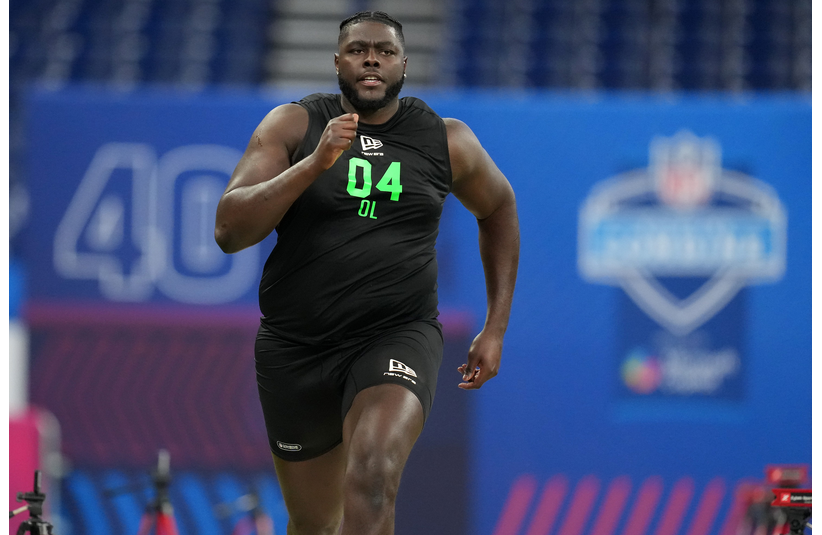 Bell at the NFL scouting combine running the 40-yard dash