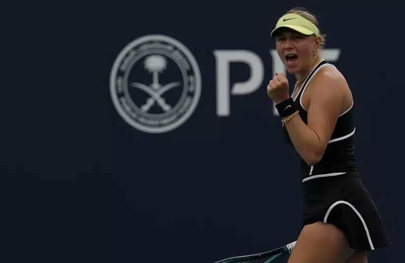 Anisimova clinching her first