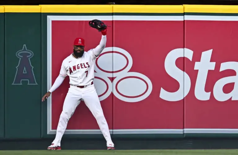 Los Angeles Angels right fielder Jo Adell (7) makes a catch against the Seattle Mariners.