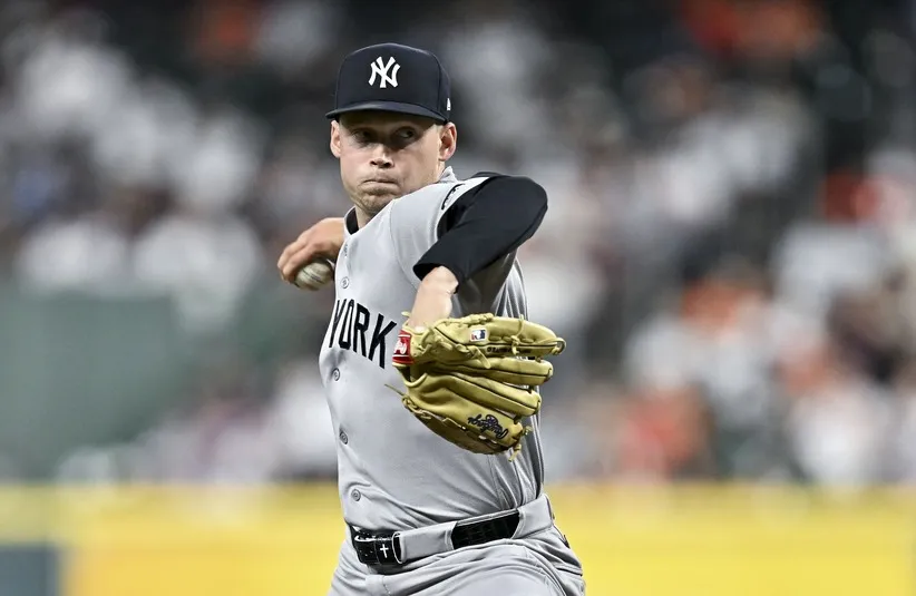 York Yankees starting pitcher Will Warren (29) throws a pitch during in the first inning.