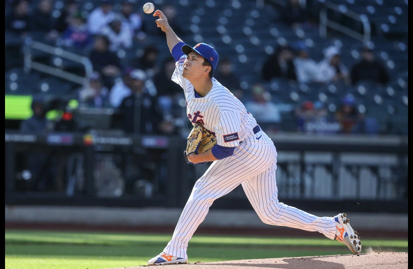 Kodai Senga pitches for the New York Mets