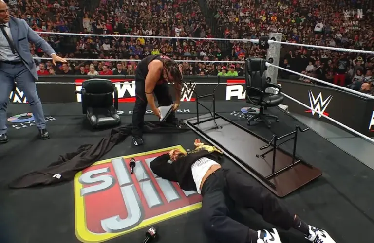 Jacob Fatu puts Roman Reigns threw a table on Raw with the Togan Death Grip.