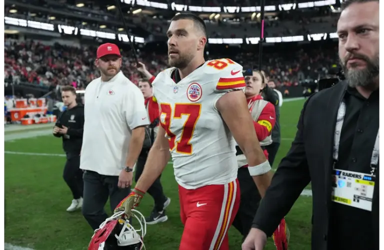 Travis Kelce walking off the field in Las Vegas