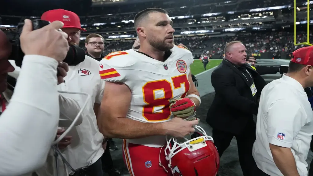 Chiefs tight end Travis Kelce (87) leaves the field after the game.