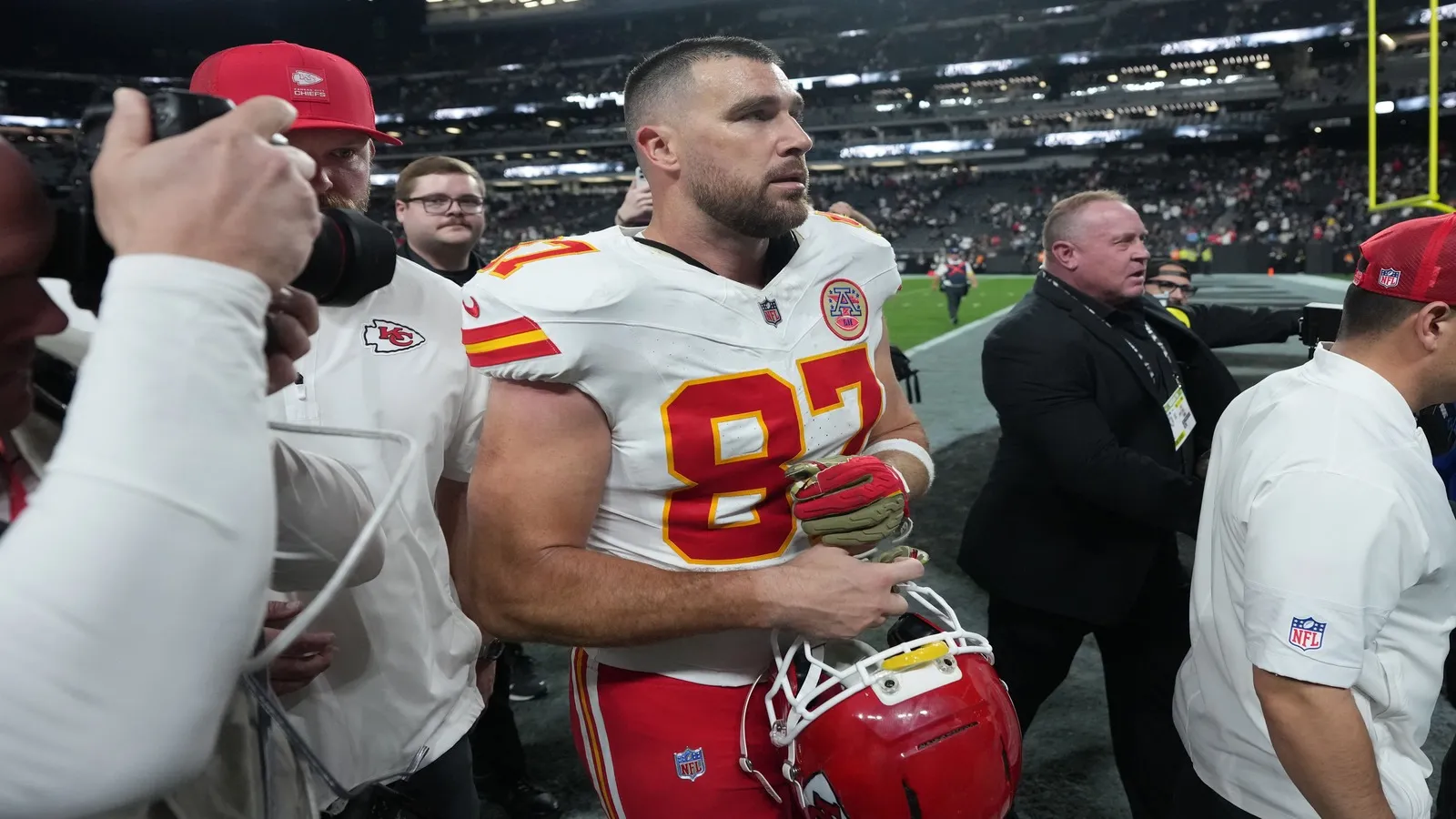 Chiefs tight end Travis Kelce (87) leaves the field after the game.