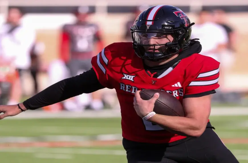 Brendan Sorsby runs with the ball during the Texas Tech football team's spring game.