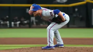 New York Mets pitcher Craig Kimbrel (46) throws against the Arizona Diamondbacks.