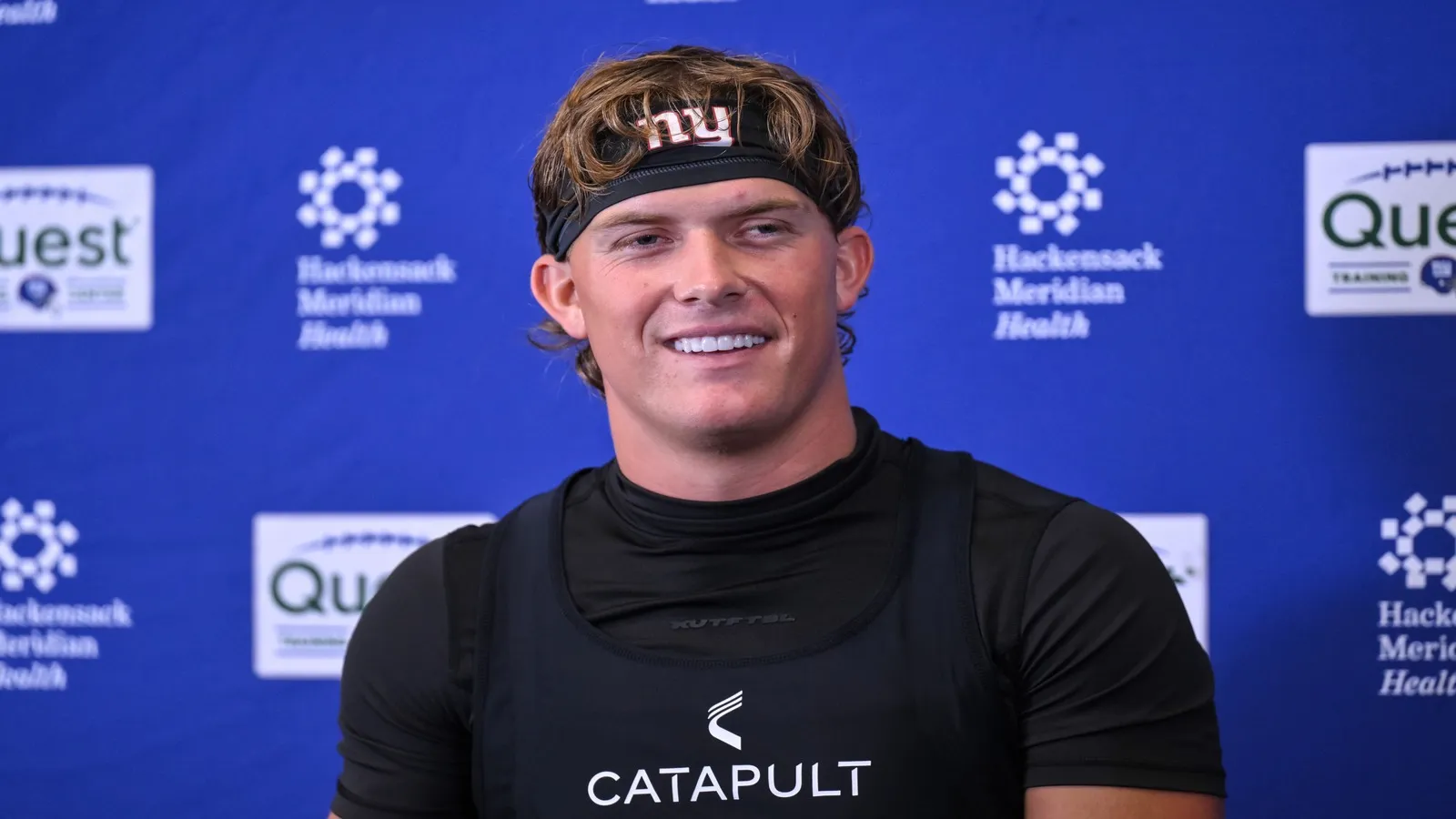 New York Giants quarterback Jaxson Dart (6) speaks at a press conference.