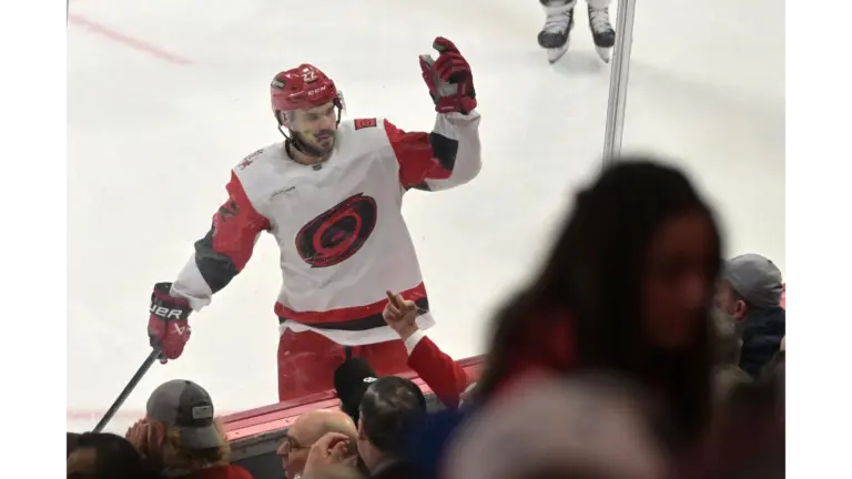 Stankoven scores a goal in Montreal