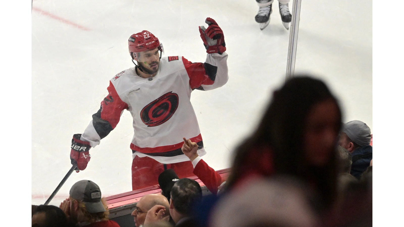 Stankoven scores a goal in Montreal