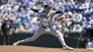 May 25, 2026; Kansas City, Missouri, USA; New York Yankees pitcher Will Warren (29) pitches during the first inning against the Kansas City Royals at Kauffman Stadium.