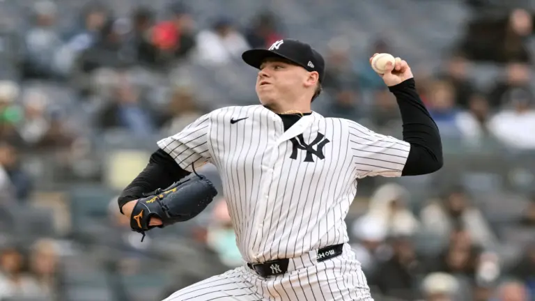 May 24, 2026; Bronx, New York, USA; New York Yankees pitcher Ryan Weathers (40) pitches against the Tampa Bay Rays during the second inning at Yankee Stadium.