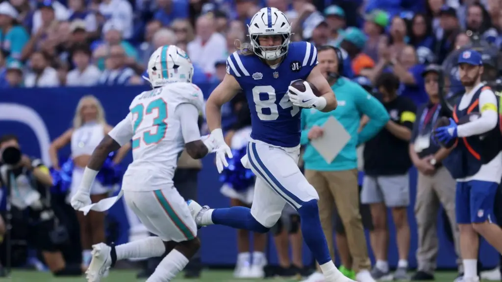 Colts tight end Tyler Warren during a game last season.