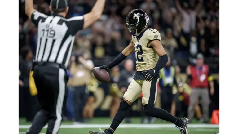 Chris Olave walking into the endzone