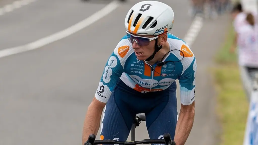 Roman Badet climbing in the Tour de France