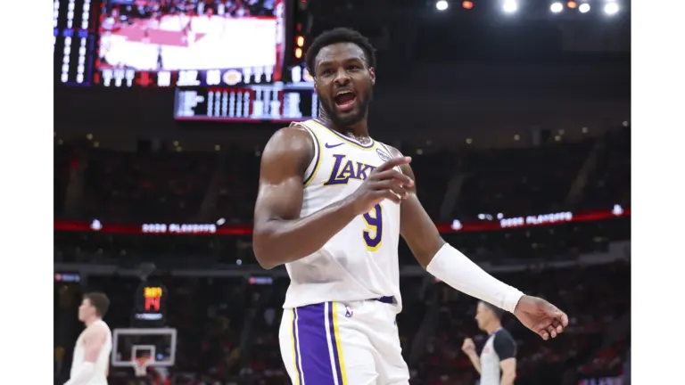 Lakers Bronny James celebrating