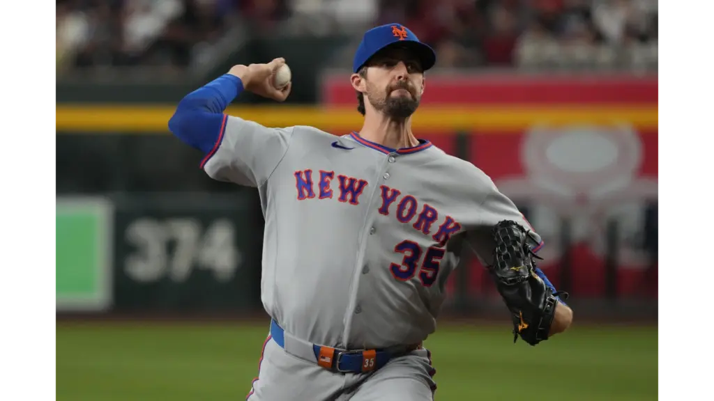 Clay Holmes pitching in Arizona. He is on the Cubs now and is not facing the Yankees today