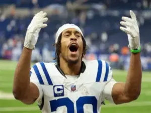 Colts running back Johthan Taylor reaches new deal with team.