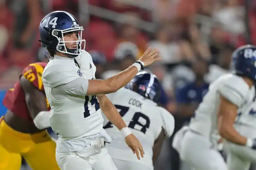 Georgia Southern vs Coastal Carolina: Georgia Southern Eagles quarterback sets to pass